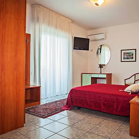 Hotel Haus Charlotte San Benedetto del Tronto Exterior foto